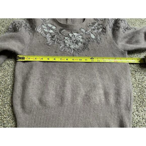 Vintage Purple Angora Lambswool Blend Sweater Floral Beaded Size Medium - Picture 5 of 5